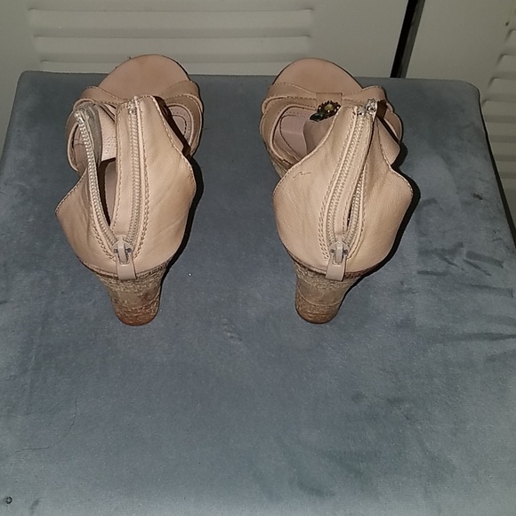 Open Toe Wedge sandals - Picture 2 of 5